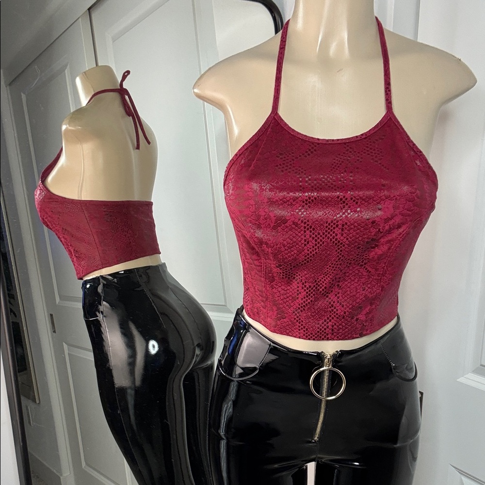 Red Halter Crop Top Guess Small snake print